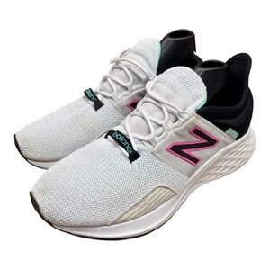 New Balance Women's size 9 White and Pink Running Shoes